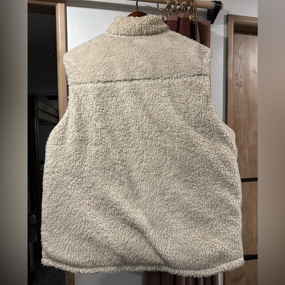 Men’s Large Patagonia reversible vest. Green and orange/Sherpa - Picture 4 of 5